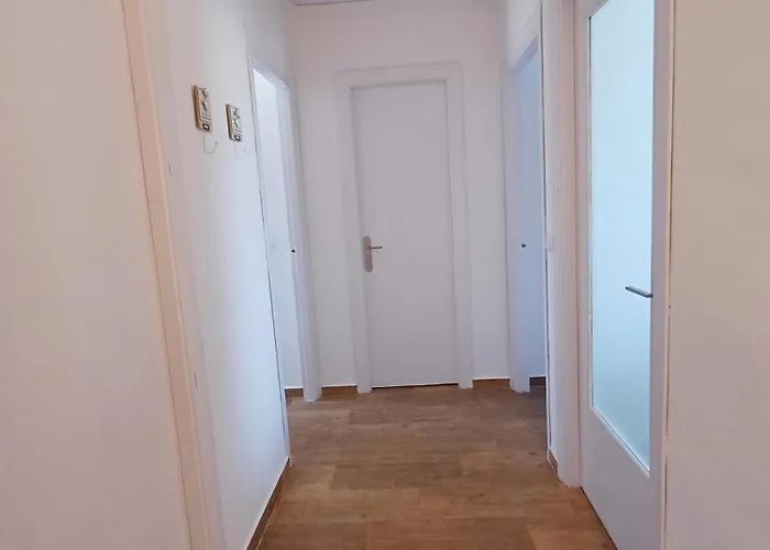 Atico La Cenia アパート